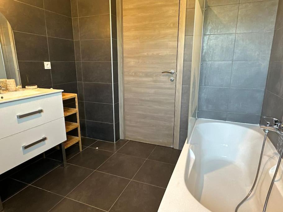 5 Min Des Plages - Appt 2 Chambres A Casa Bella Лучиана Екстериор снимка